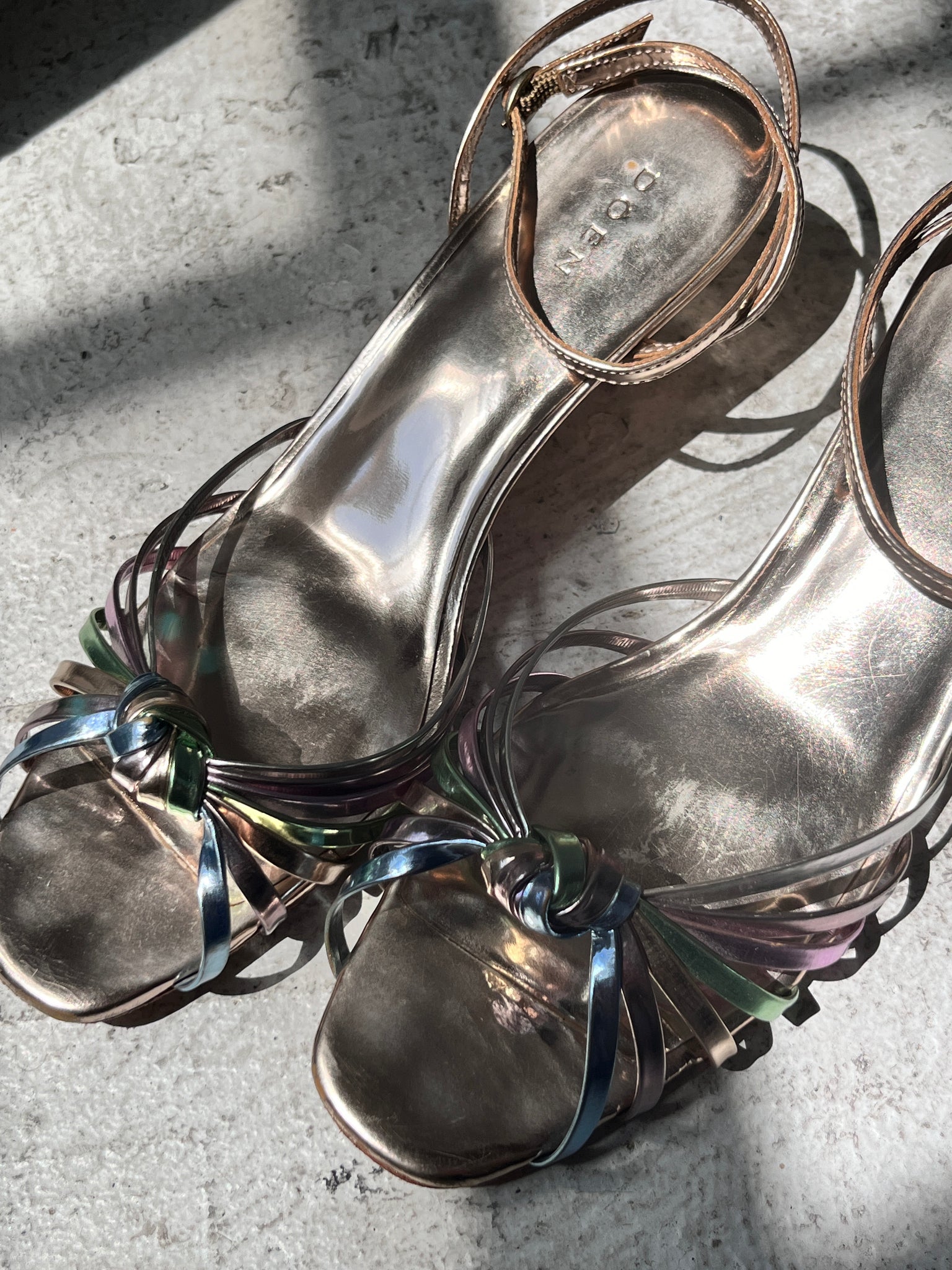 Doen metallic sandal