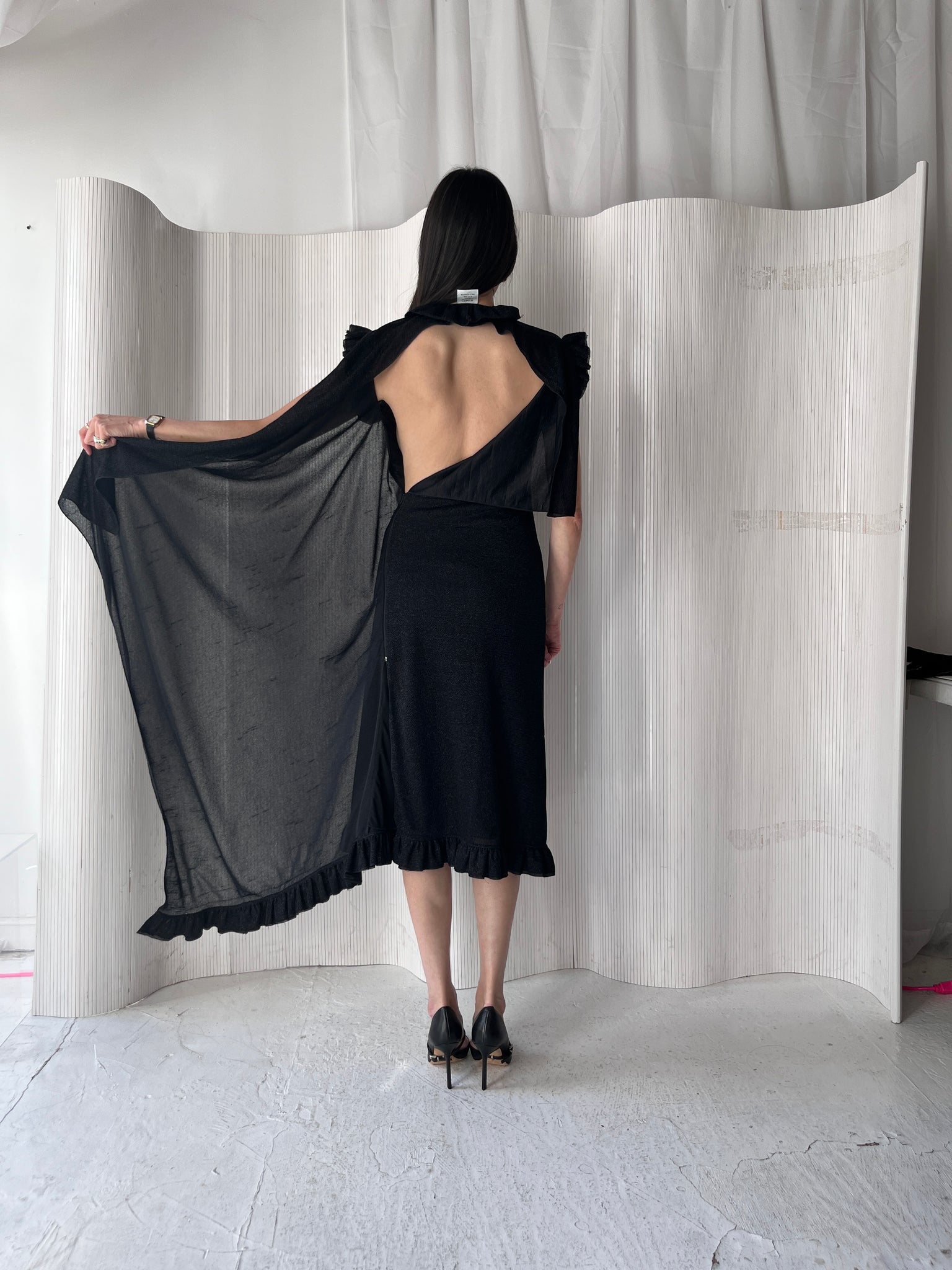 Vêtements Spring 2016 RTW Cape Dress Runway