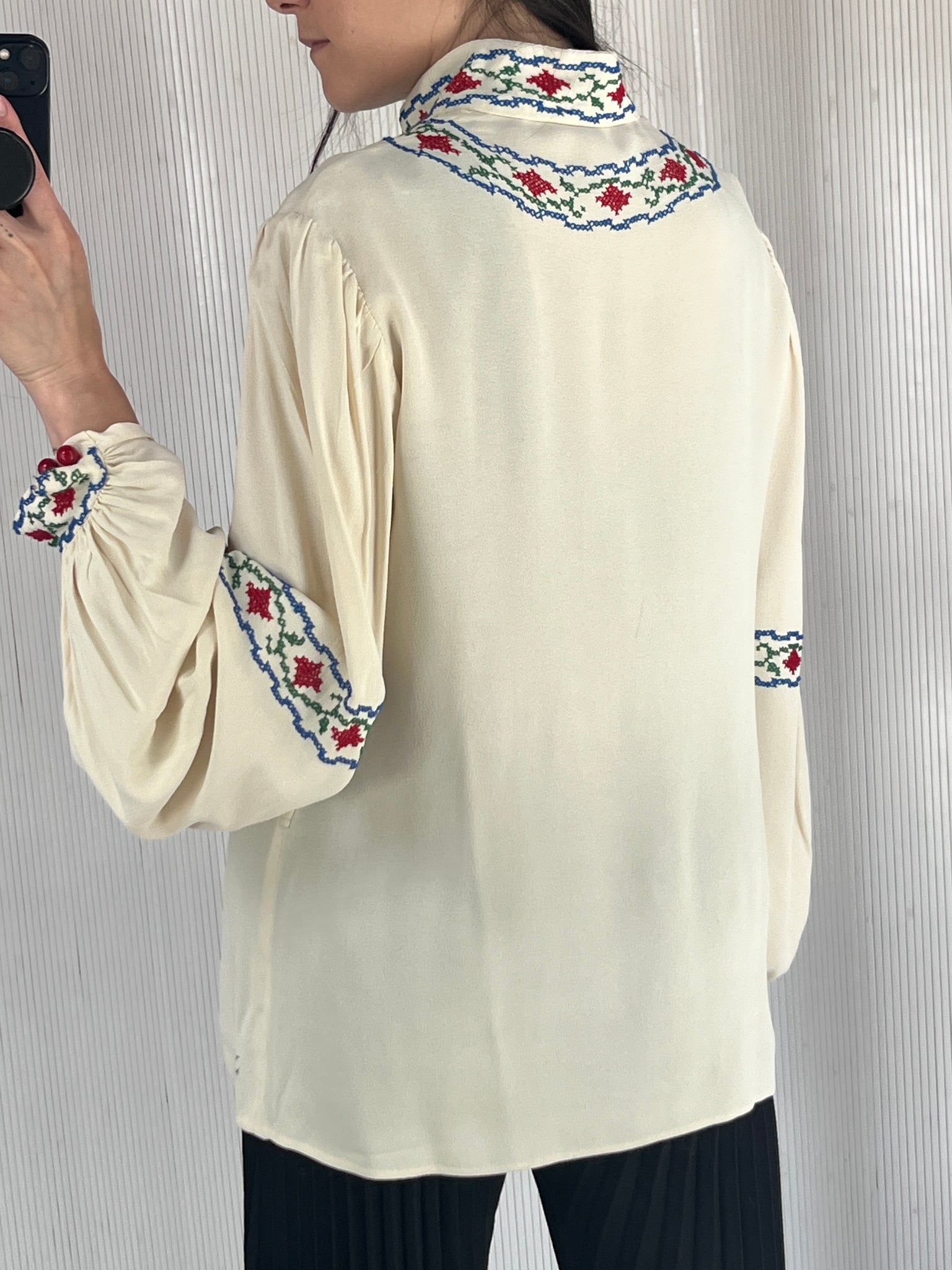 Crepe folk blouse