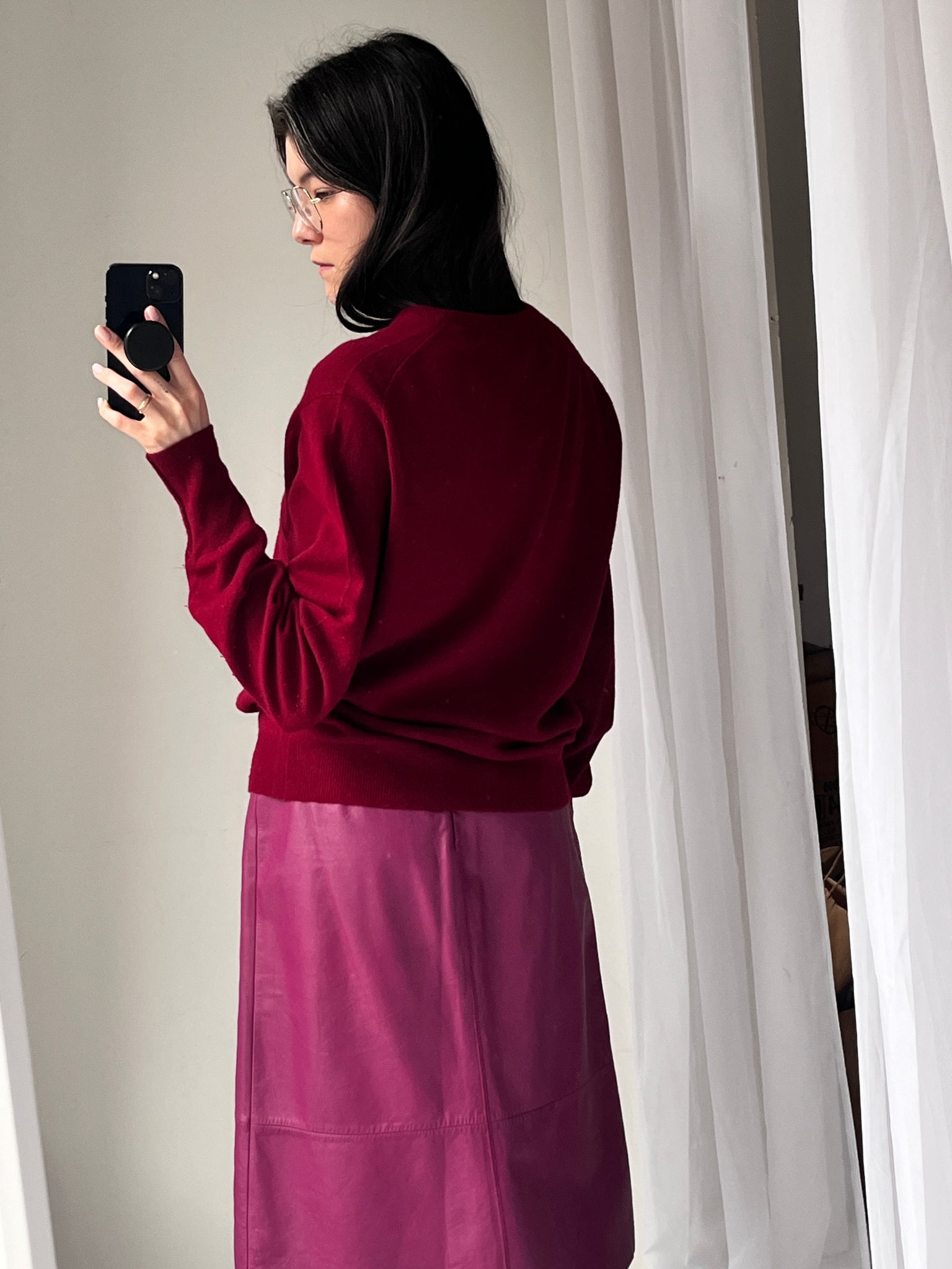 Barrie Red V-Neck Cashmere Sweater