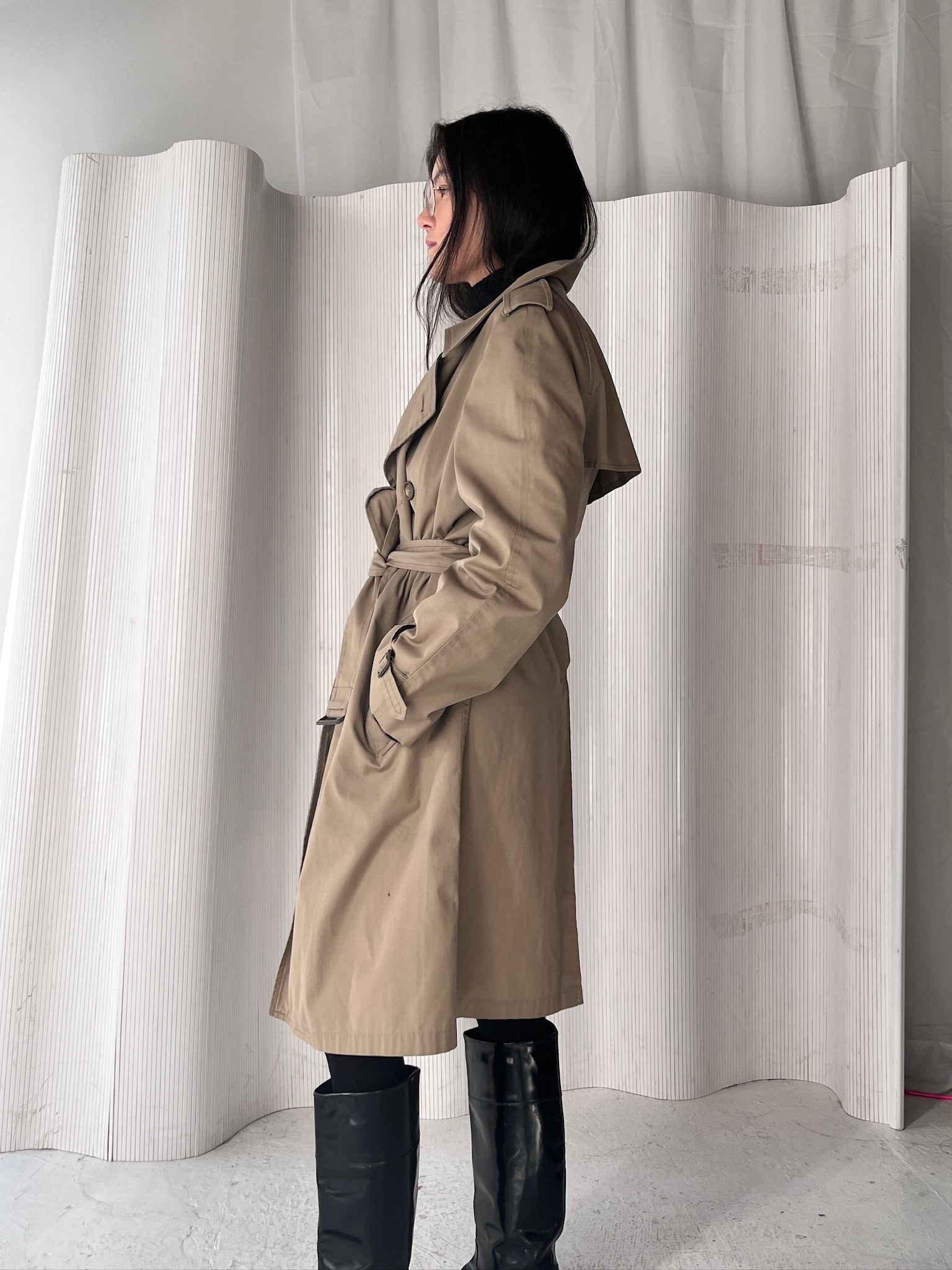 CLASSIC TAUPE TRENCH COAT