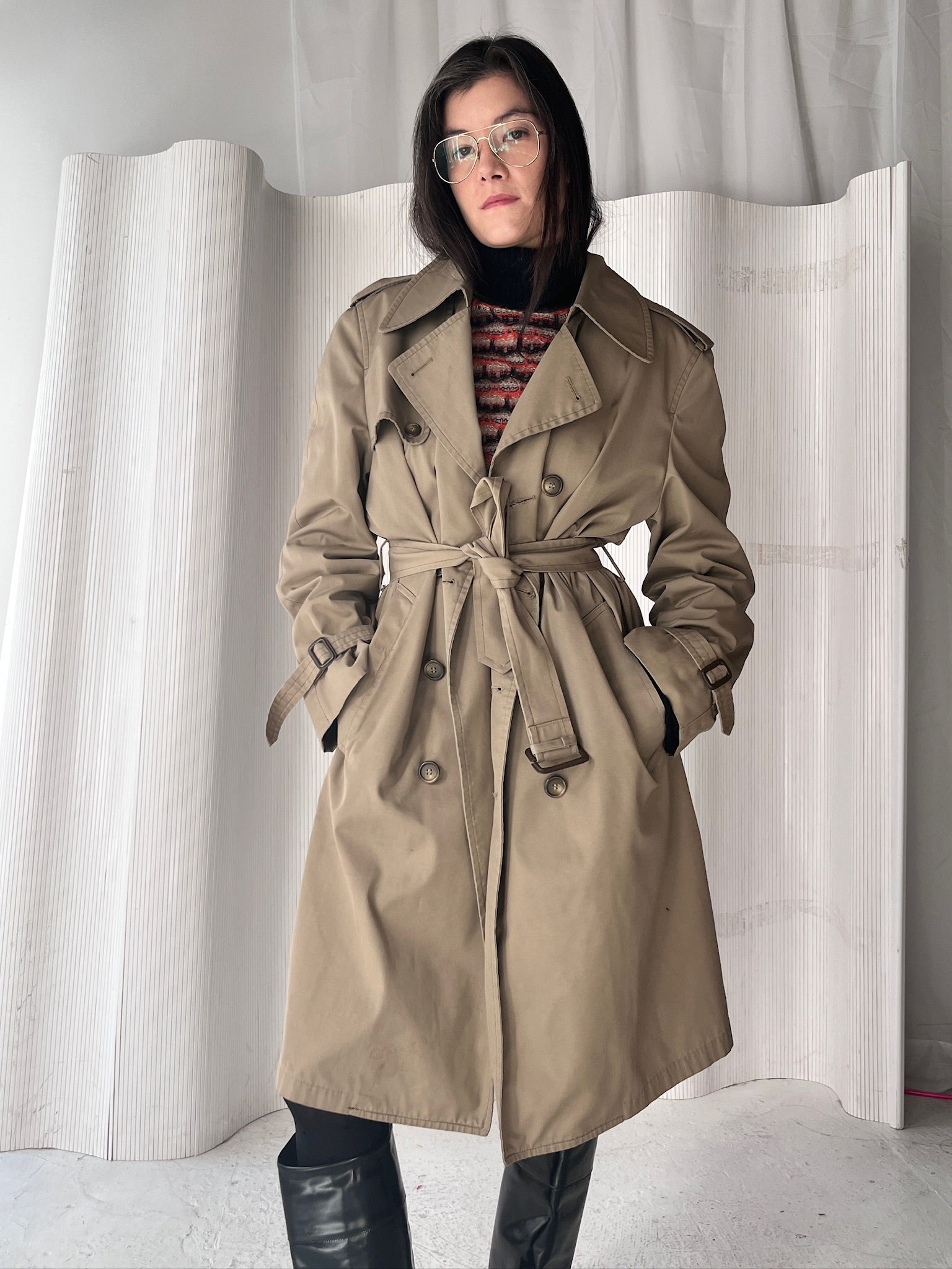 CLASSIC TAUPE TRENCH COAT