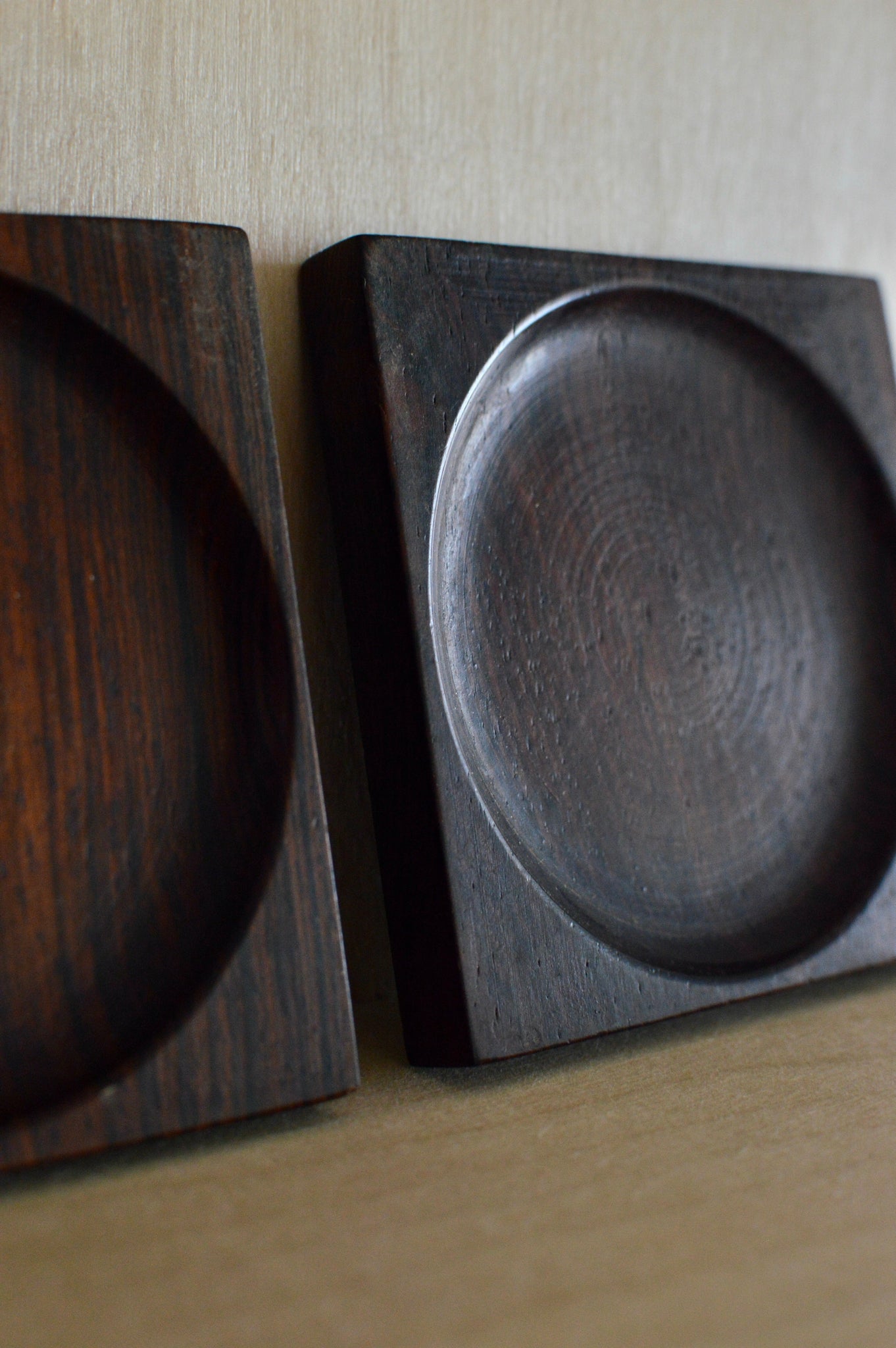 WALNUT COASTER SET