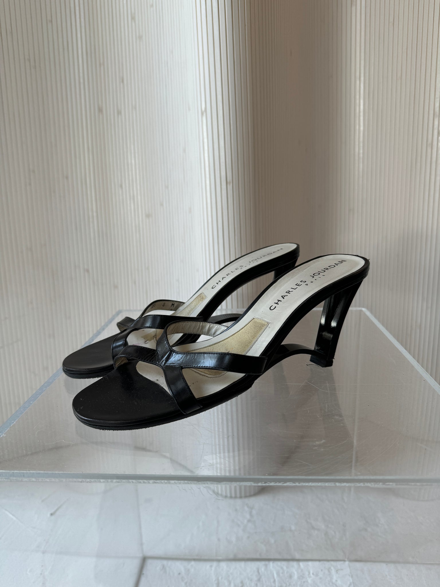 Charles Jourdan black leather heel