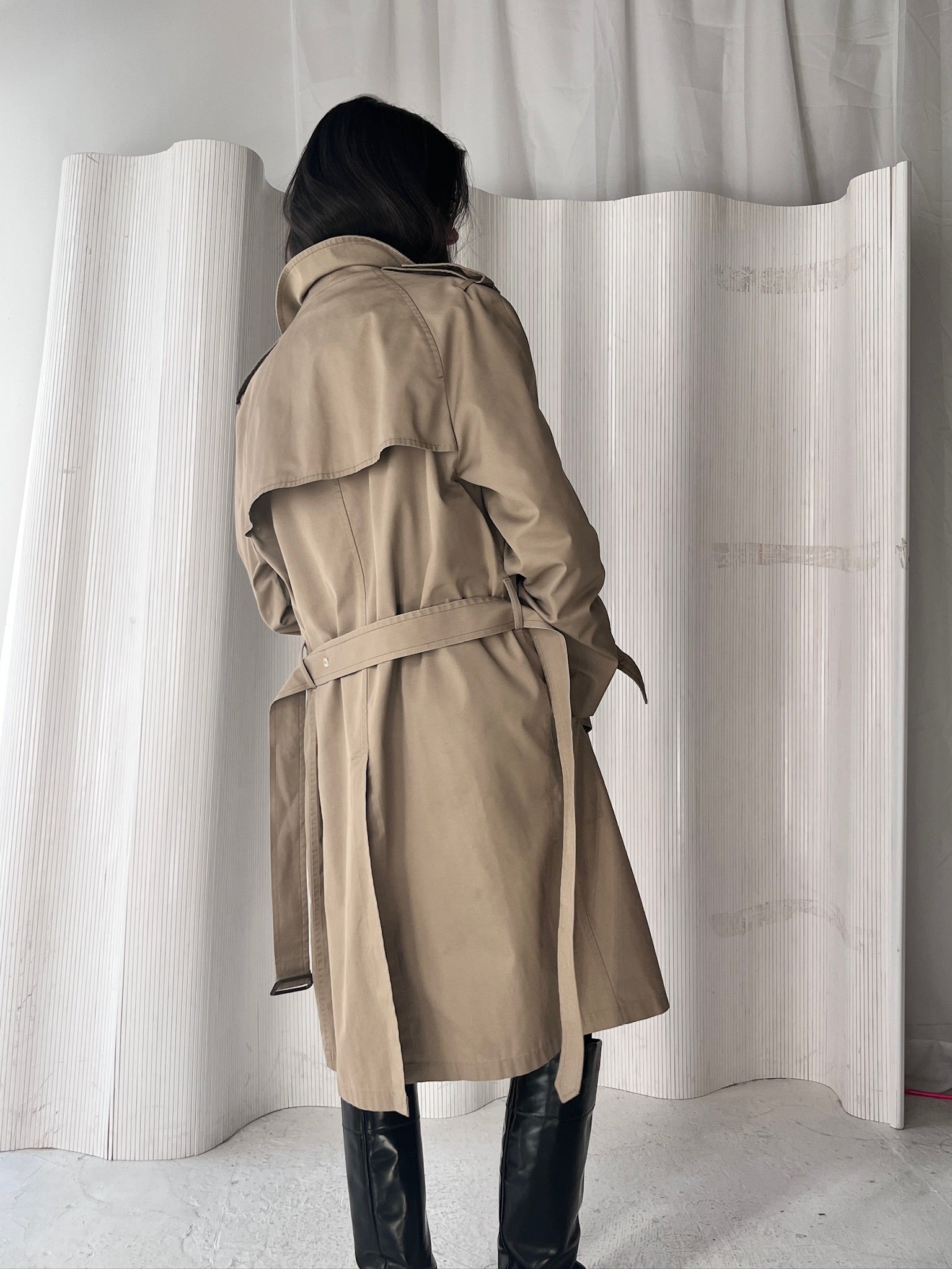 CLASSIC TAUPE TRENCH COAT