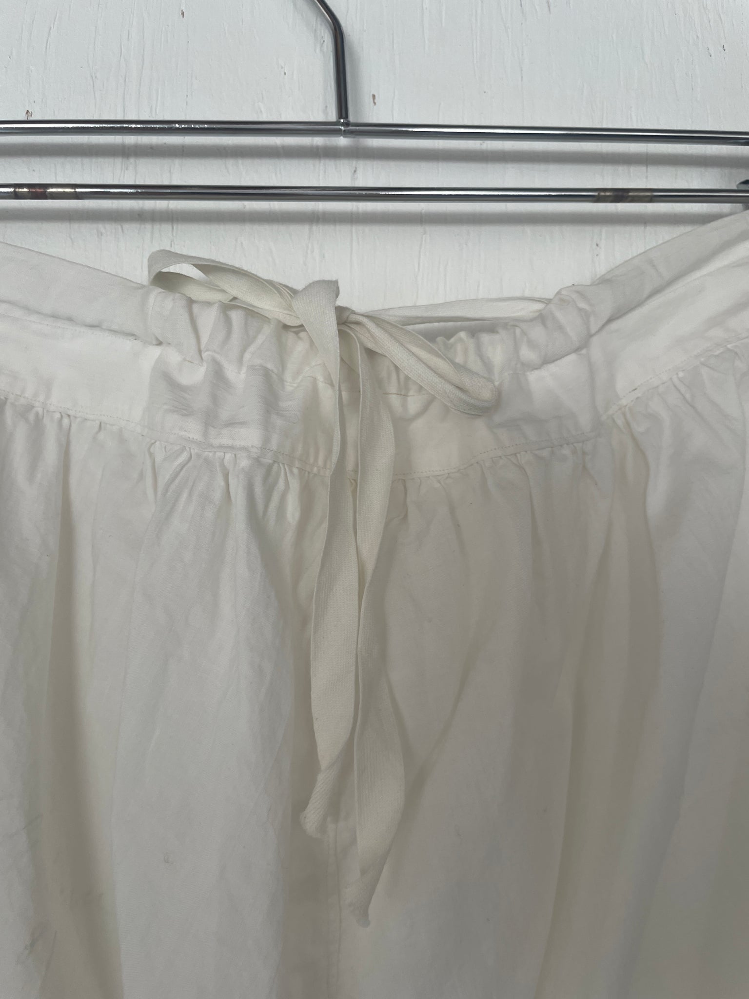 Superetta white cotton capris